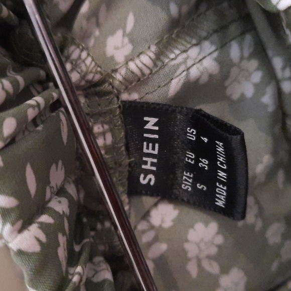 Skirts x 2 red floral and green floral - Picture 3 of 3